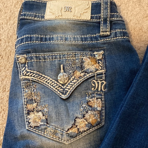 Miss Me Capri - Picture 2 of 5